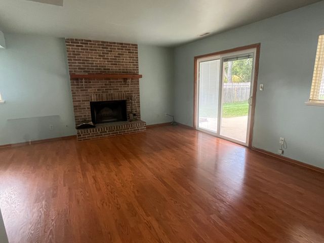 965 Amberwood Place, Mchenry, IL 60050