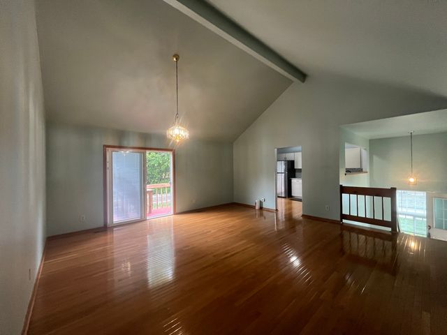 965 Amberwood Place, Mchenry, IL 60050
