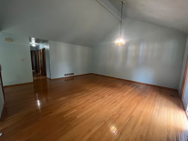 965 Amberwood Place, Mchenry, IL 60050