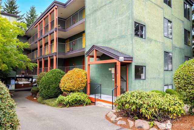 712 N 143rd Street, Seattle, WA 98133