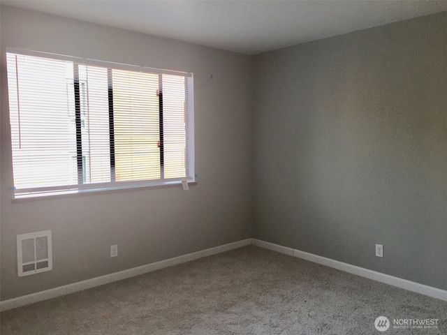 712 N 143rd Street, Seattle, WA 98133