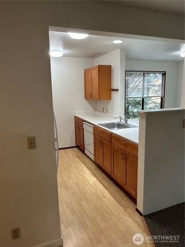 712 N 143rd Street, Seattle, WA 98133