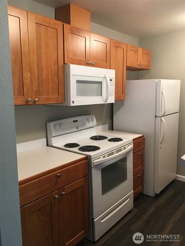 712 N 143rd Street, Seattle, WA 98133