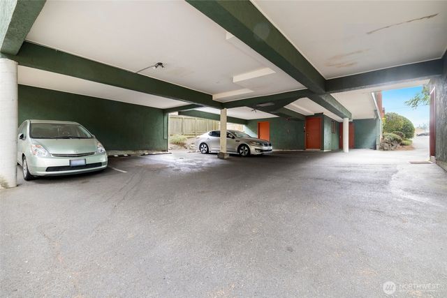 712 N 143rd Street, Seattle, WA 98133