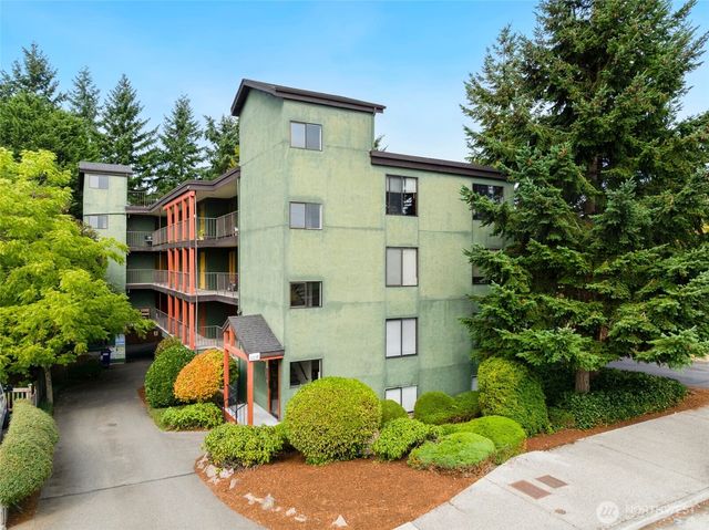712 N 143rd Street, Seattle, WA 98133