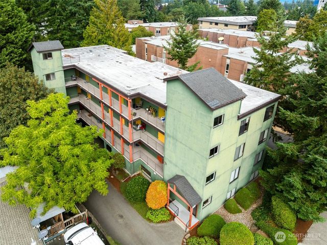 712 N 143rd Street, Seattle, WA 98133