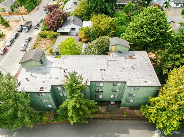 712 N 143rd Street, Seattle, WA 98133