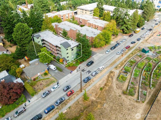 712 N 143rd Street, Seattle, WA 98133