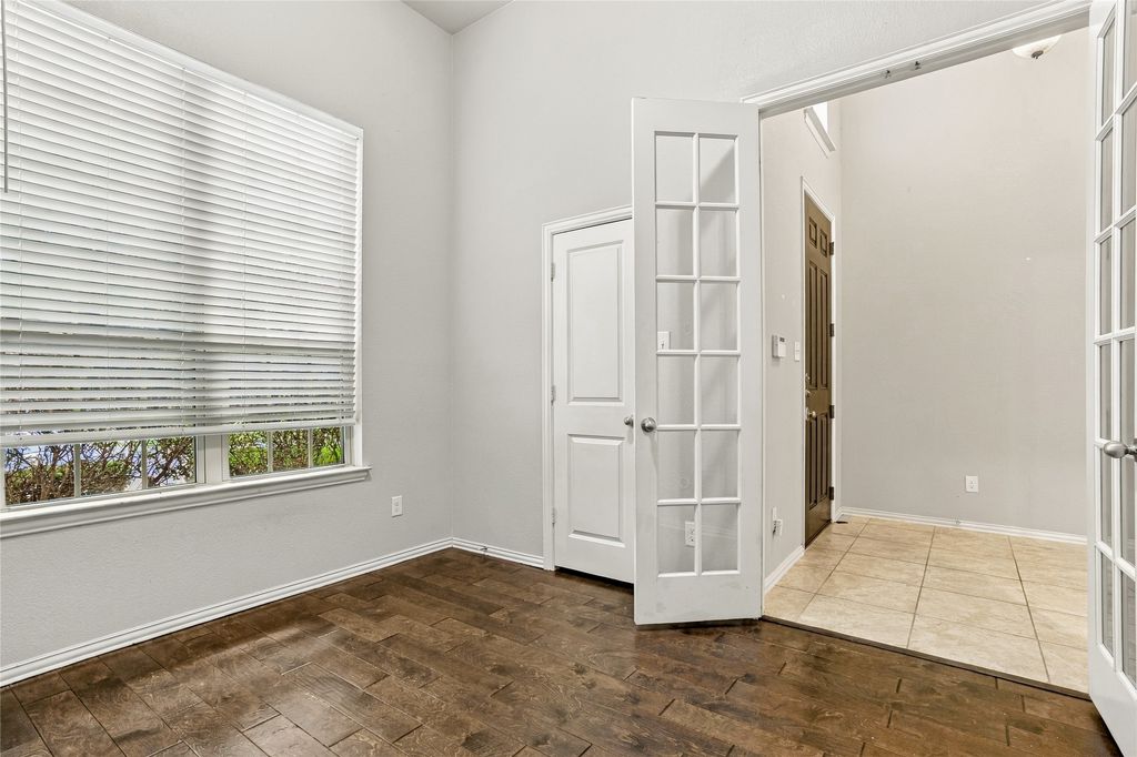 1136 Crest Meadow Drive, Fort Worth, TX 76052 — photo 3