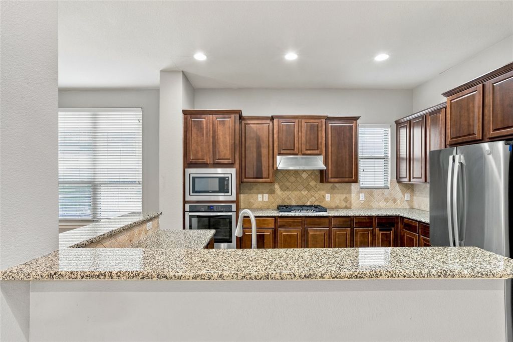 1136 Crest Meadow Drive, Fort Worth, TX 76052 — photo 5