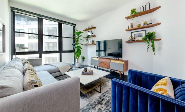 800 Embassy DR 411, Austin, TX 78702