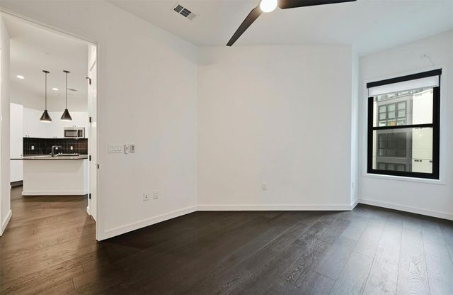 800 Embassy DR 411, Austin, TX 78702