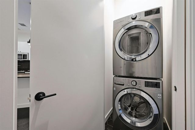 800 Embassy DR 411, Austin, TX 78702