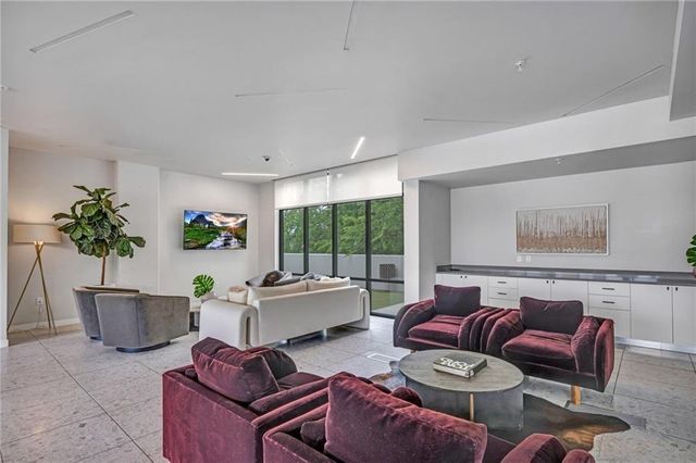 800 Embassy DR 411, Austin, TX 78702