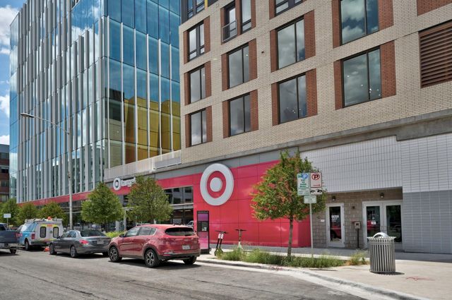 800 Embassy DR 411, Austin, TX 78702