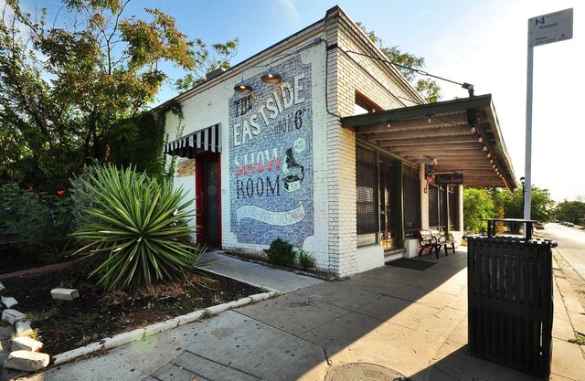 800 Embassy DR 411, Austin, TX 78702