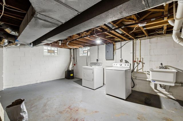 557 E Royal Forest Boulevard, Columbus, OH 43214