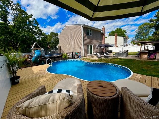 32 Morris Avenue, Patchogue, NY 11772