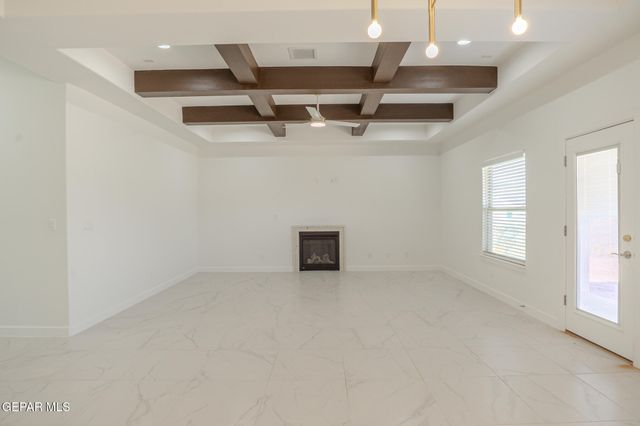 13893 Sky Harbor Avenue, El Paso, TX 79928