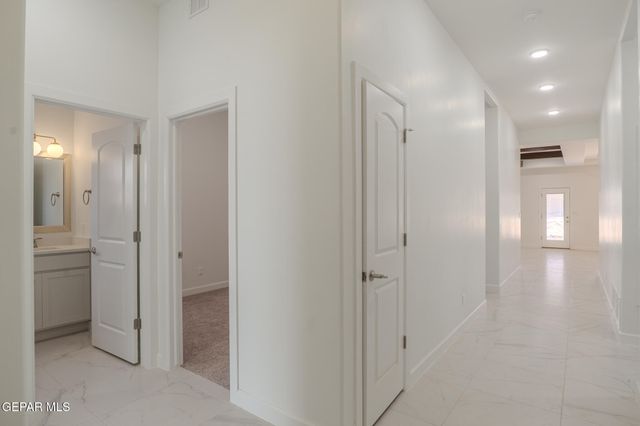 13893 Sky Harbor Avenue, El Paso, TX 79928