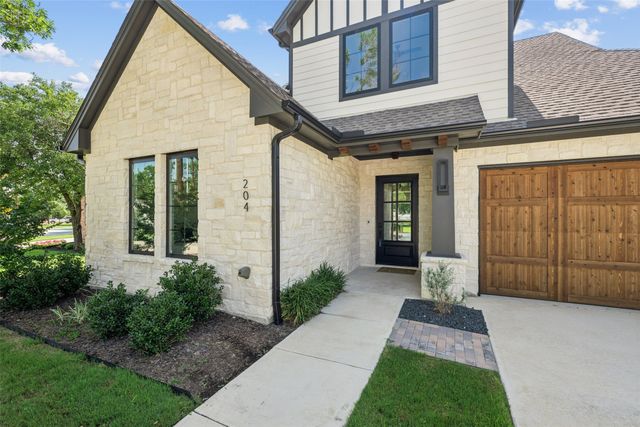 204 Pecan Street, Roanoke, TX 76262