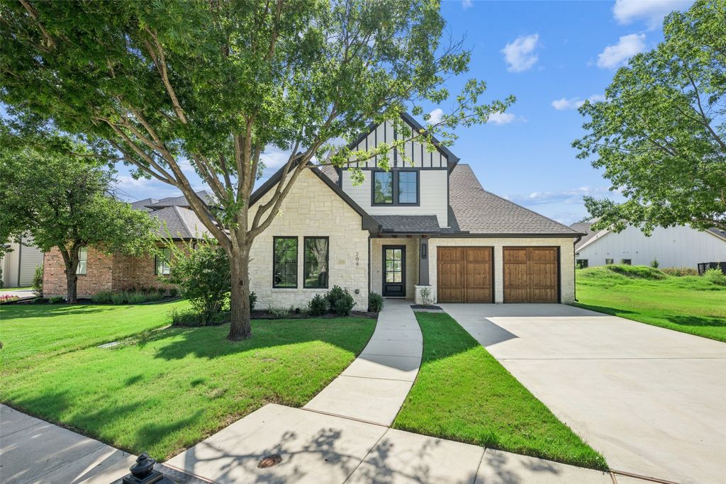 204 Pecan Street, Roanoke, TX 76262