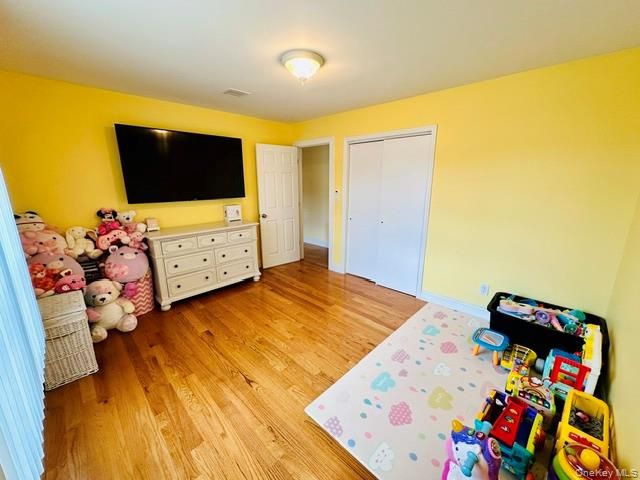 626 Wyngate Drive W, Valley Stream, NY 11580