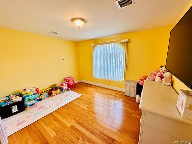 626 Wyngate Drive W, Valley Stream, NY 11580