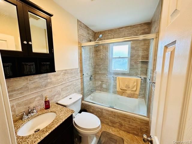 626 Wyngate Drive W, Valley Stream, NY 11580