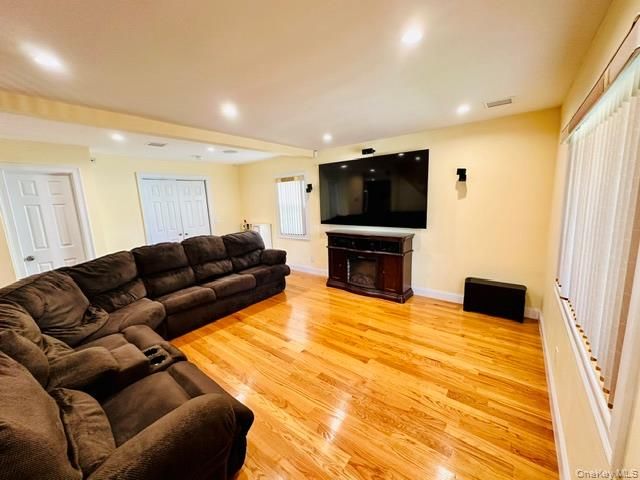 626 Wyngate Drive W, Valley Stream, NY 11580