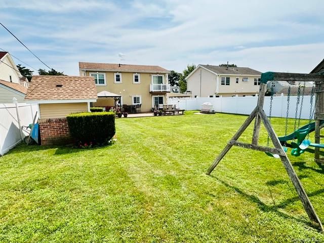 626 Wyngate Drive W, Valley Stream, NY 11580
