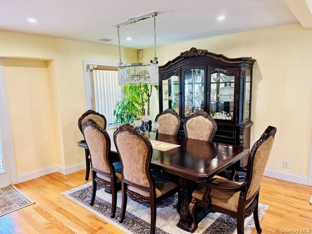 626 Wyngate Drive W, Valley Stream, NY 11580