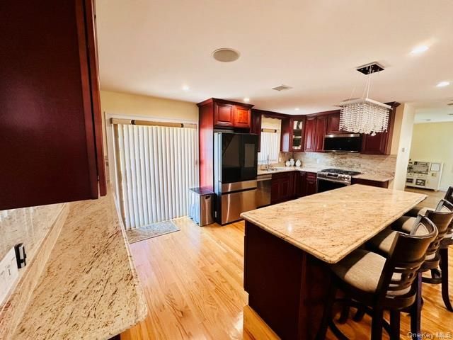 626 Wyngate Drive W, Valley Stream, NY 11580