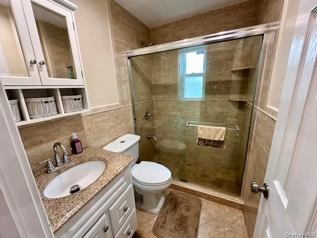 626 Wyngate Drive W, Valley Stream, NY 11580