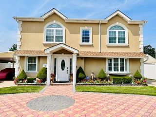 626 Wyngate Drive W, Valley Stream, NY 11580