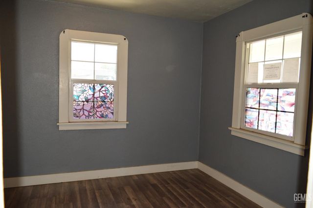 1033 Kern Street, Bakersfield, CA 93305