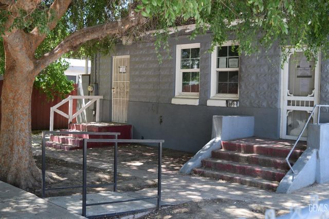 1033 Kern Street, Bakersfield, CA 93305