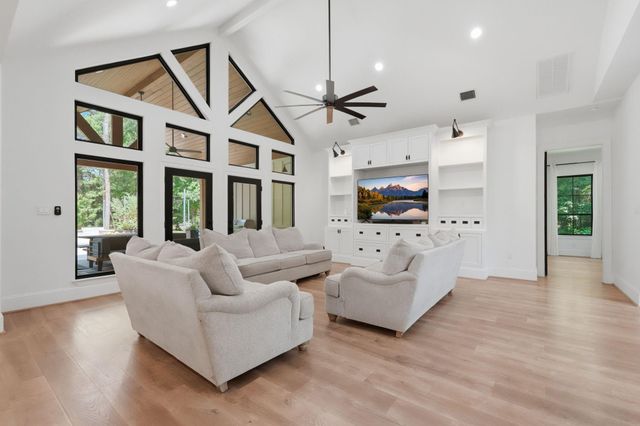 1967 Little John Street, Montgomery, TX 77316