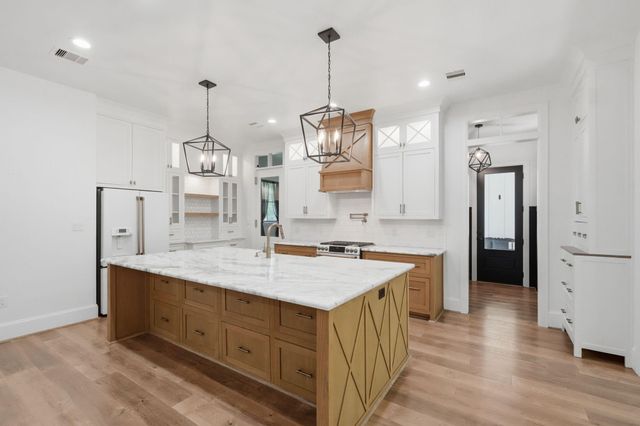 1967 Little John Street, Montgomery, TX 77316