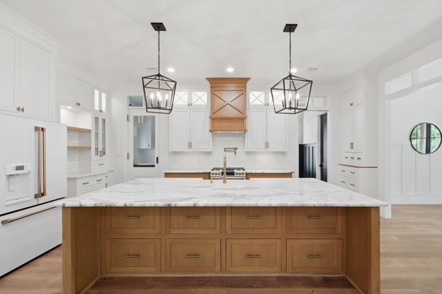 1967 Little John Street, Montgomery, TX 77316