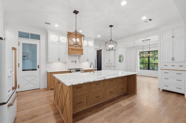 1967 Little John Street, Montgomery, TX 77316