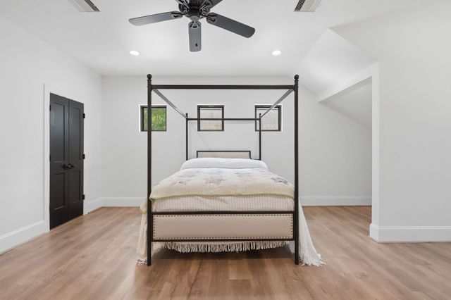 1967 Little John Street, Montgomery, TX 77316