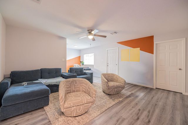 8710 Valley Flag, Houston, TX 77078