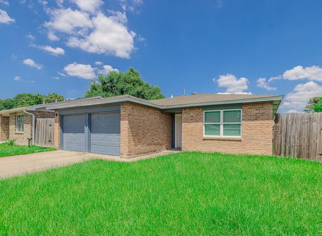 8710 Valley Flag, Houston, TX 77078