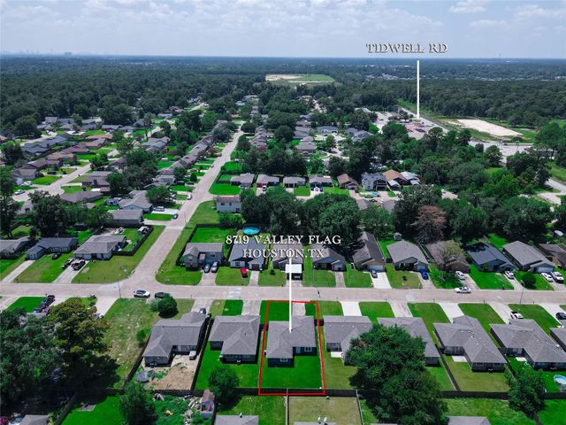 8710 Valley Flag, Houston, TX 77078