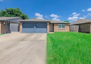 8710 Valley Flag, Houston, TX 77078