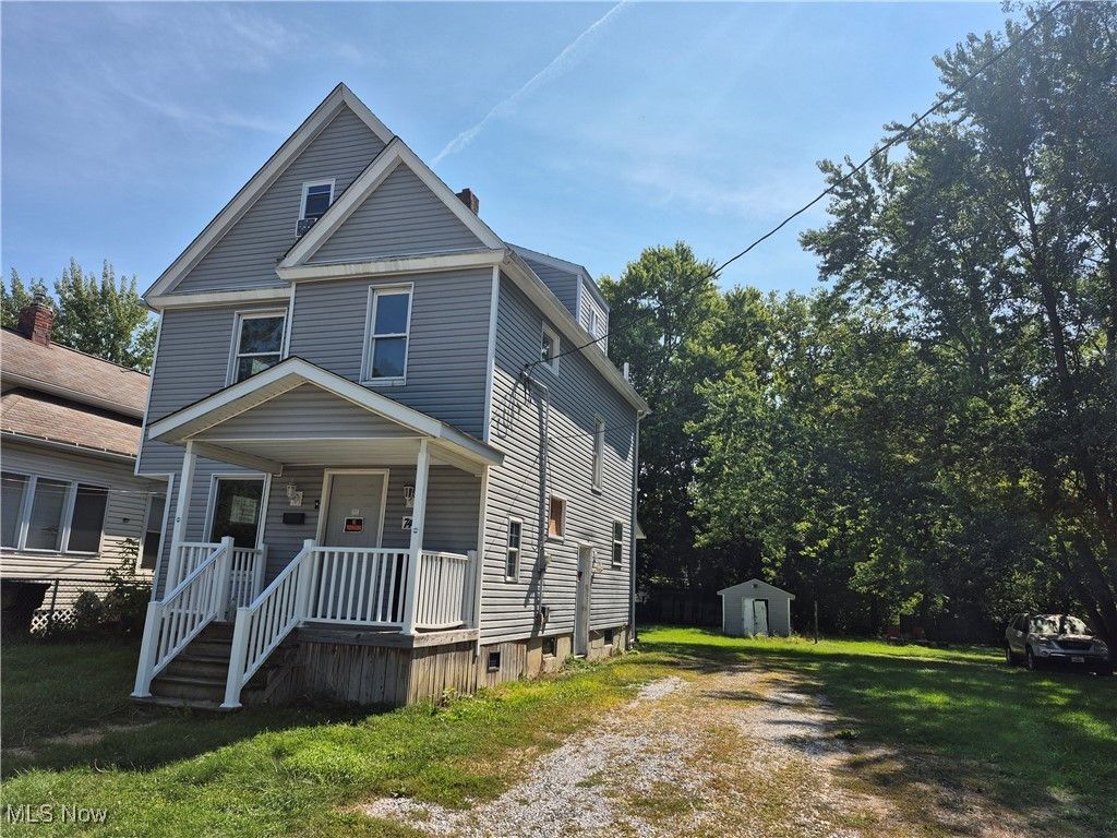 747 W River Road N, Elyria, OH 44035