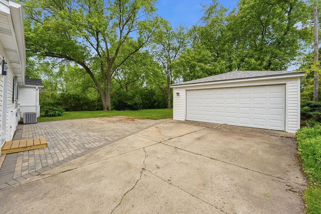 960 Basswood Street, Hoffman Estates, IL 60169