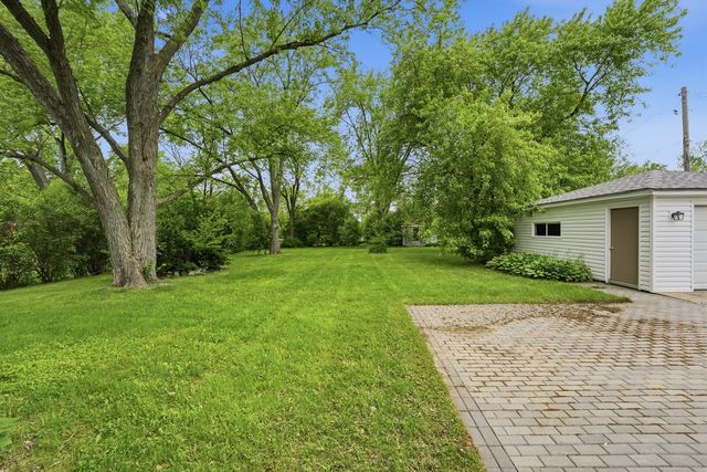 960 Basswood Street, Hoffman Estates, IL 60169