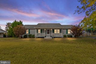 7058 HELM DR, Remington, VA 22734